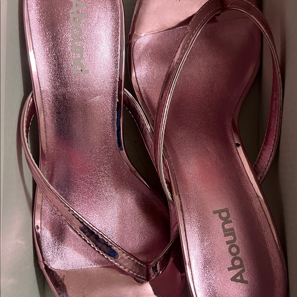 Abound Tina Pink Thong Kitten Heeled Sandal - Picture 2 of 3